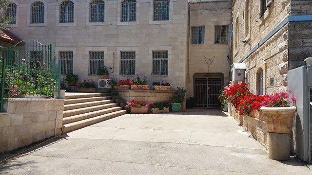 Rosary Sister Guest House Ein Karem เยรูซาเลม ภายนอก รูปภาพ